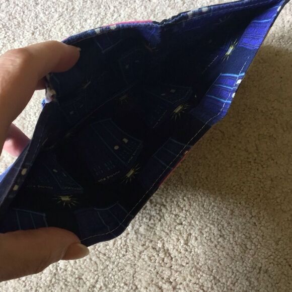 Doctor Who Comic Fold Out Wallet - Picture 4 of 4